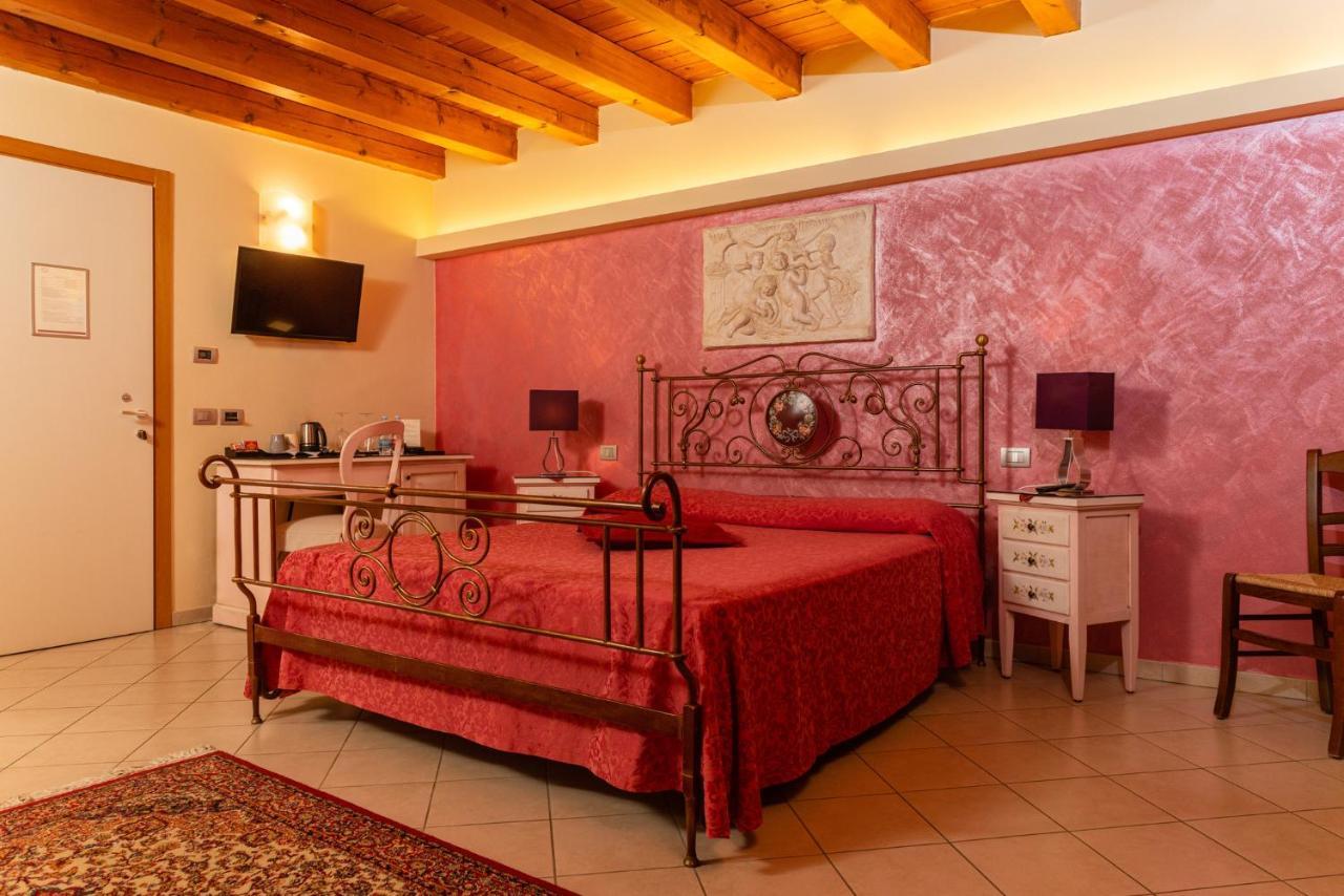Agriturismo Dei Grippi Sona Exterior photo